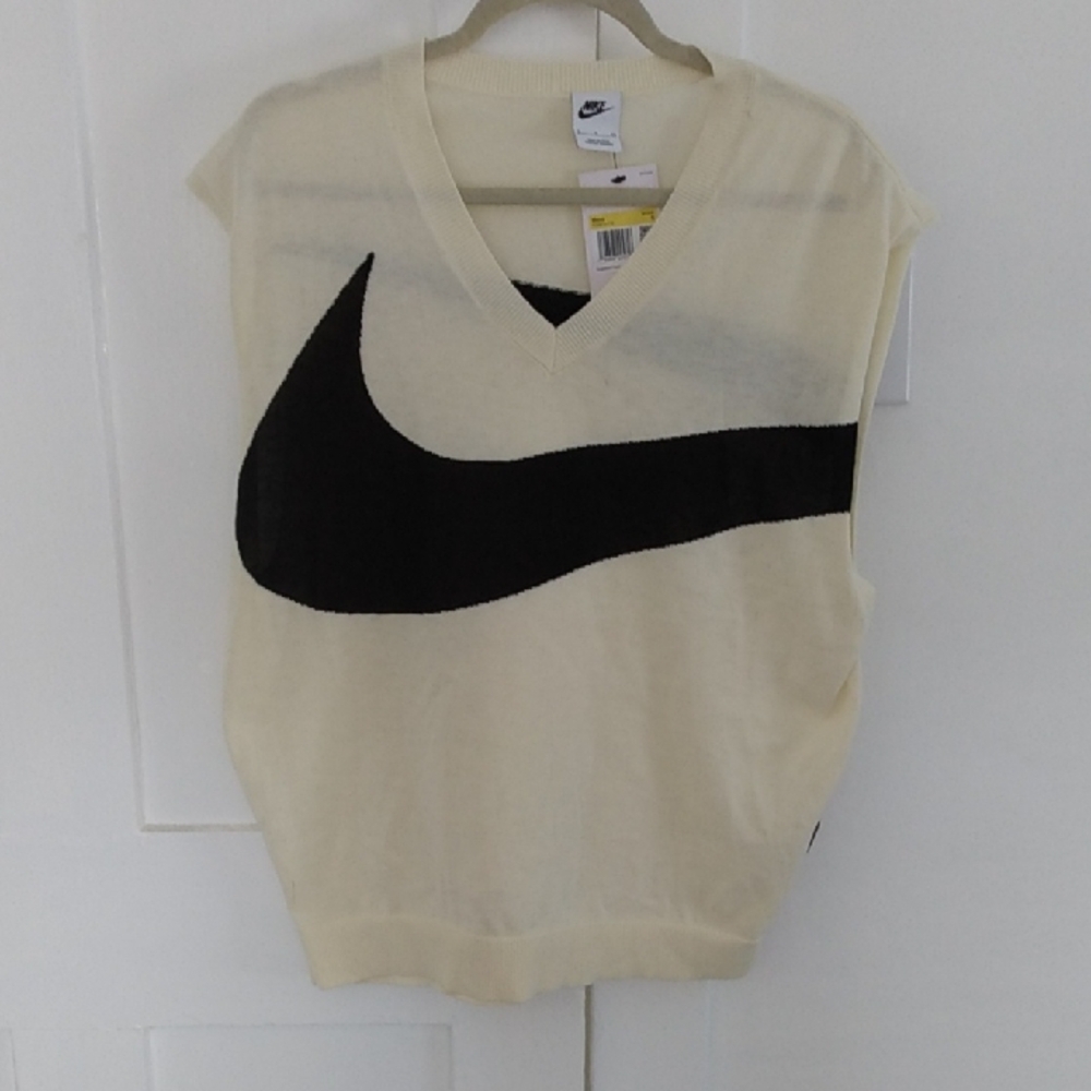 Nike Swoosh Vest